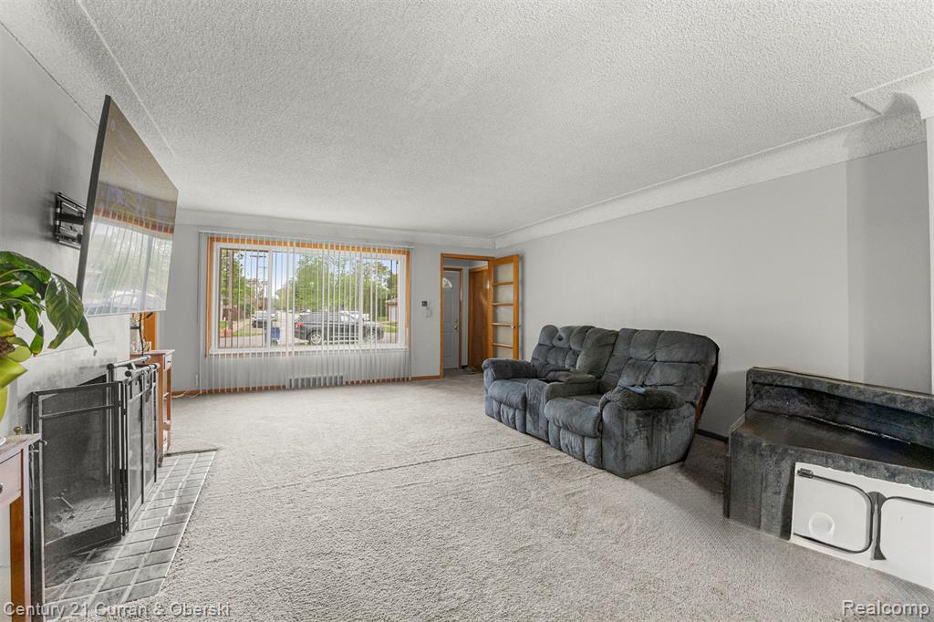 14050 Garfield Property Photo 6
