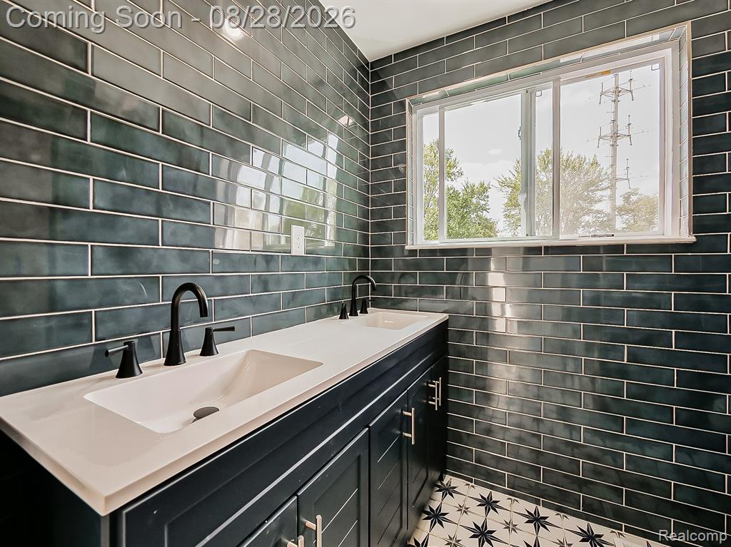 3402 Elmhurst Avenue Property Photo 20