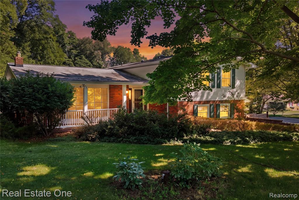 11075 Shadywood Drive Property Photo 1