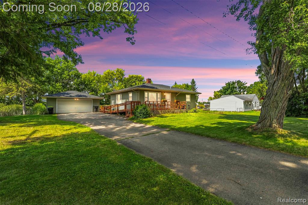 9093 N Genesee Road Property Photo 1