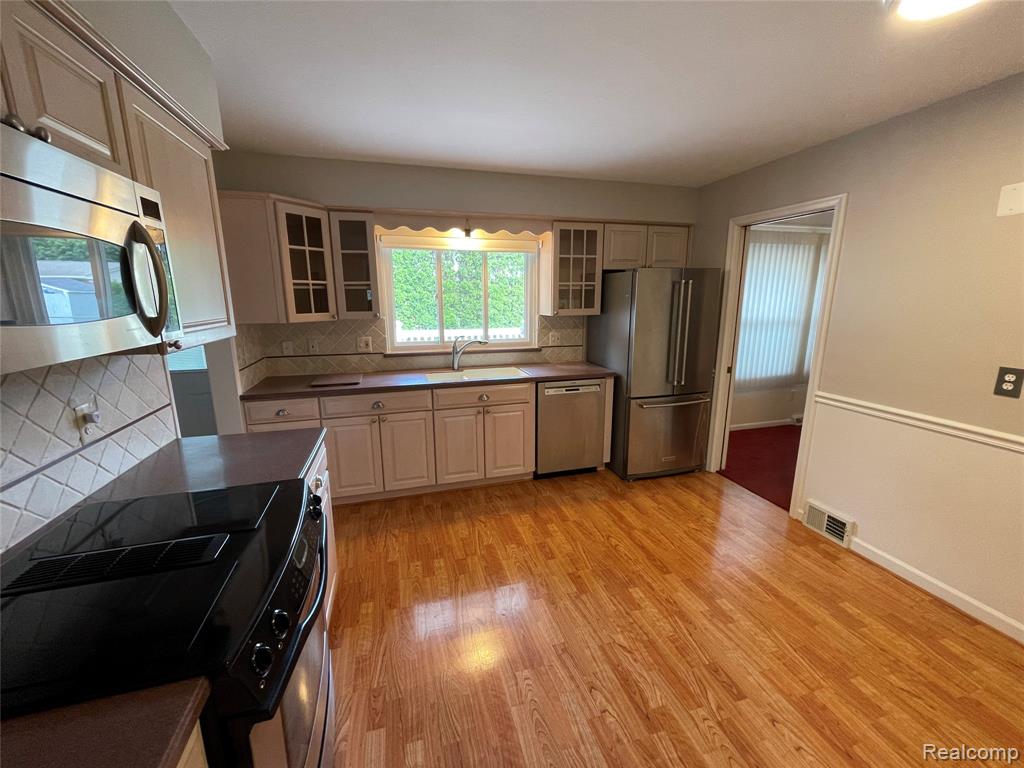 1801 Waverly Street Property Photo 14