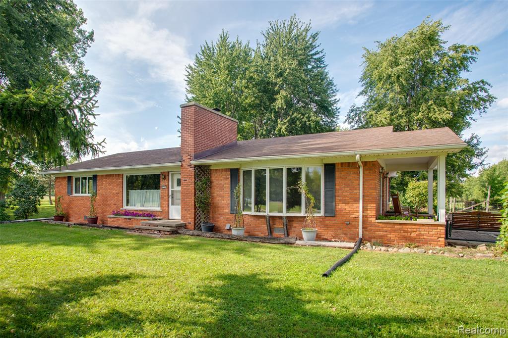 8728 Rynn Road Property Photo 3
