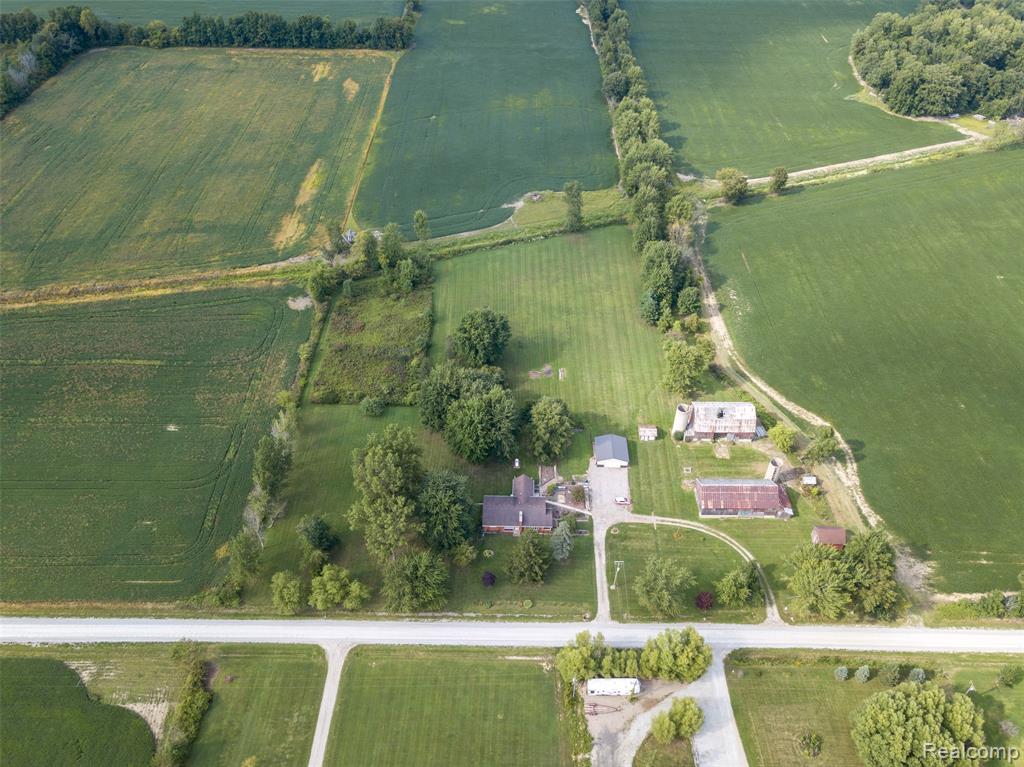 8728 Rynn Road Property Photo 4