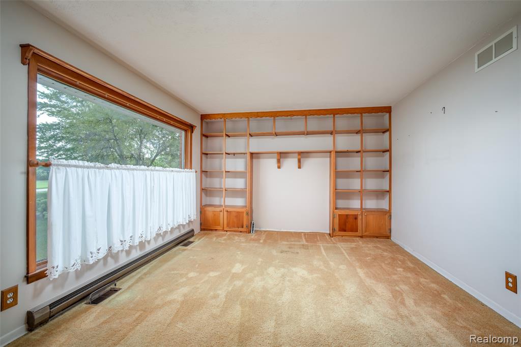 8728 Rynn Road Property Photo 6