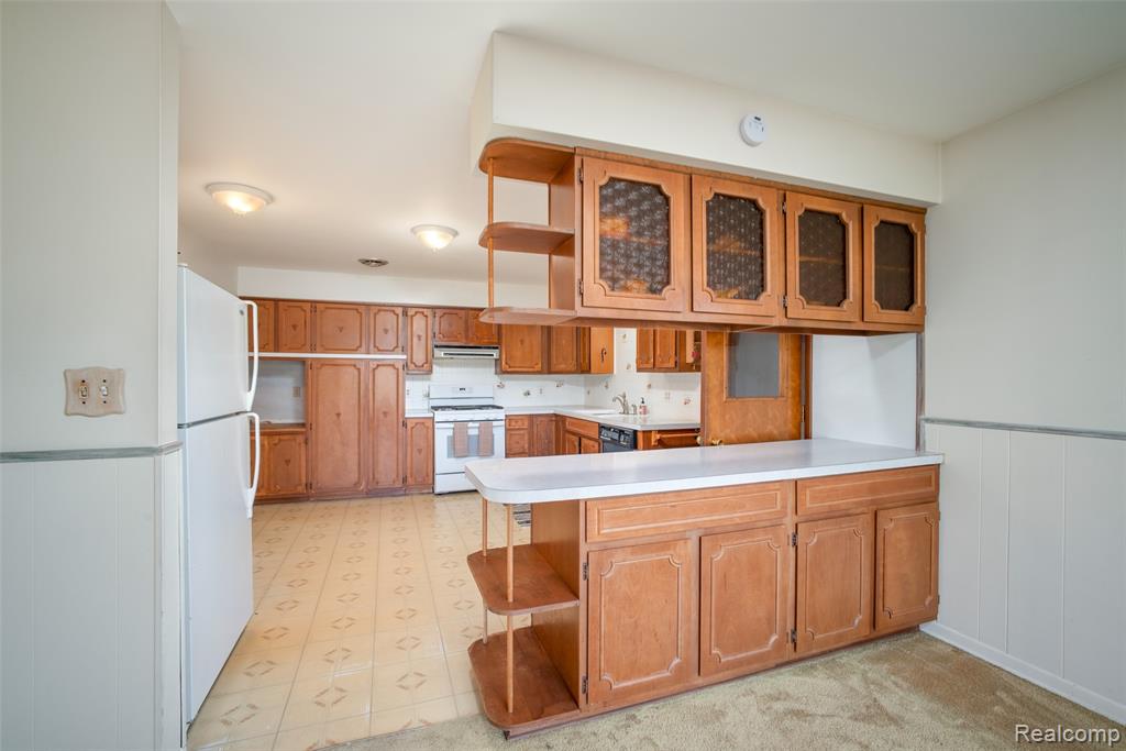 8728 Rynn Road Property Photo 10