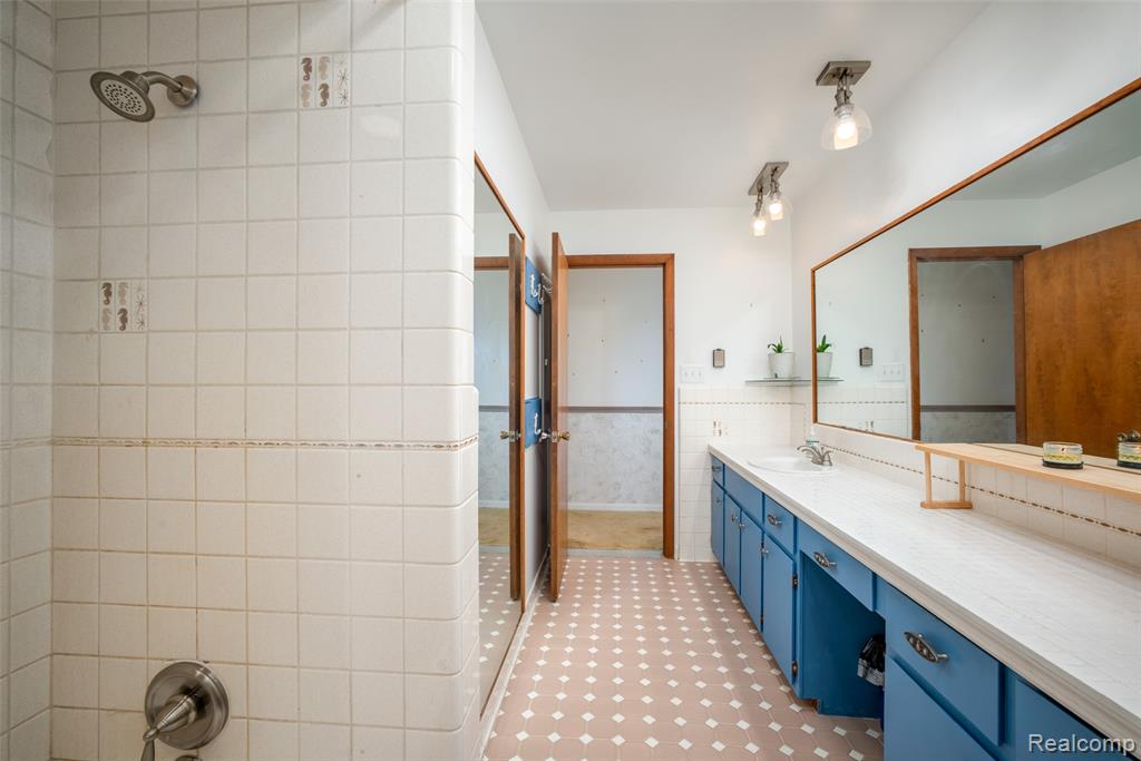 8728 Rynn Road Property Photo 17