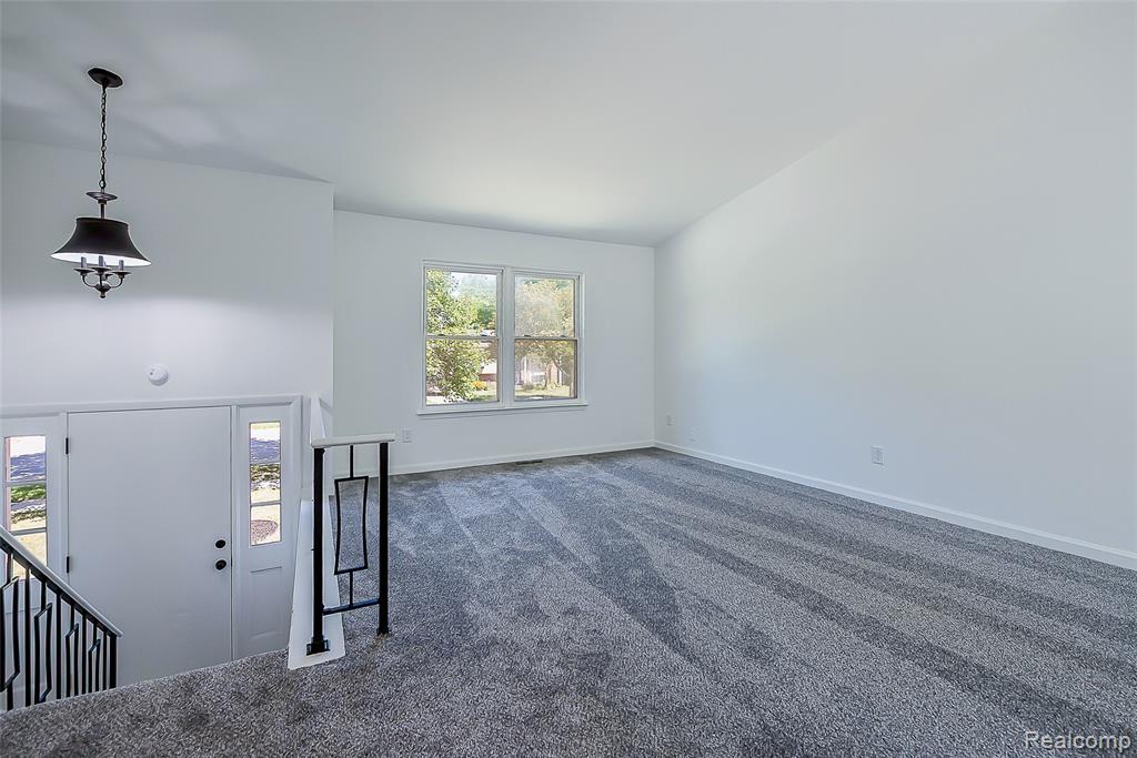 1186 Stamford Road Property Photo 14
