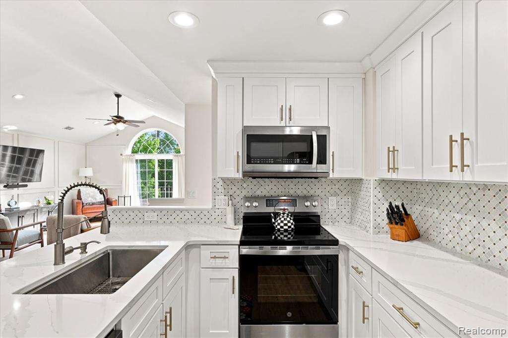 55415 Ambassador Court Property Photo 18