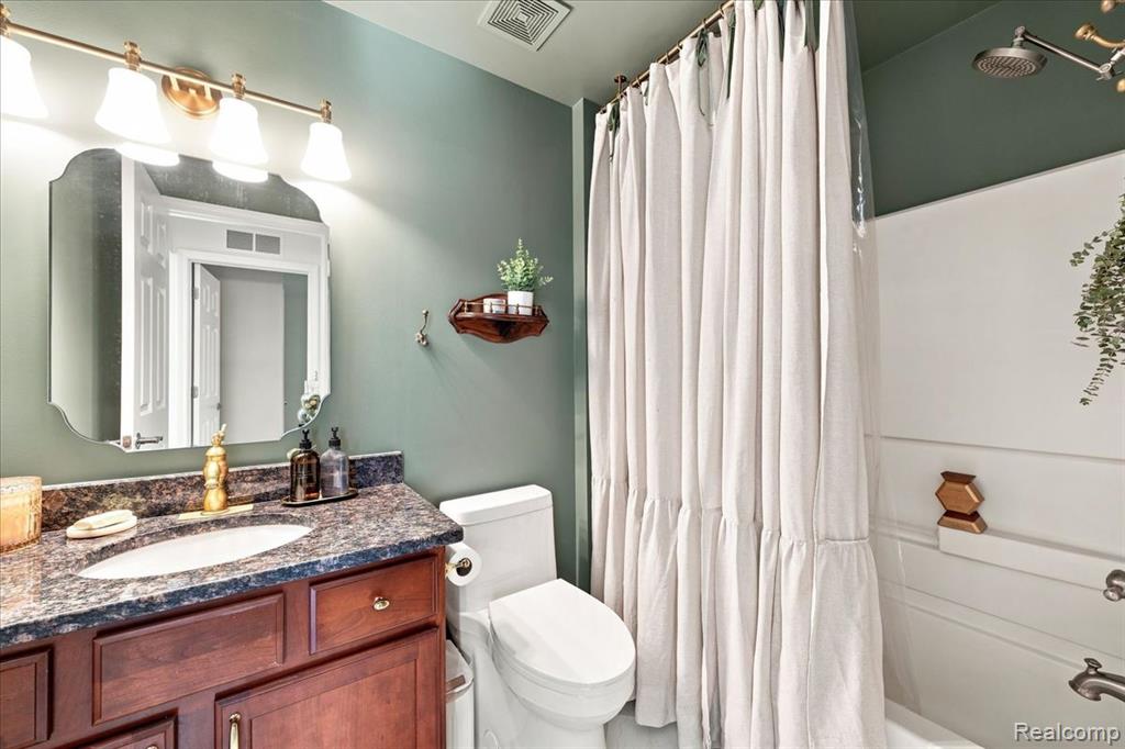 55415 Ambassador Court Property Photo 24