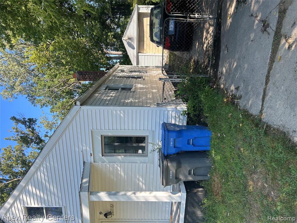 26016 Stanford Street Property Photo 3