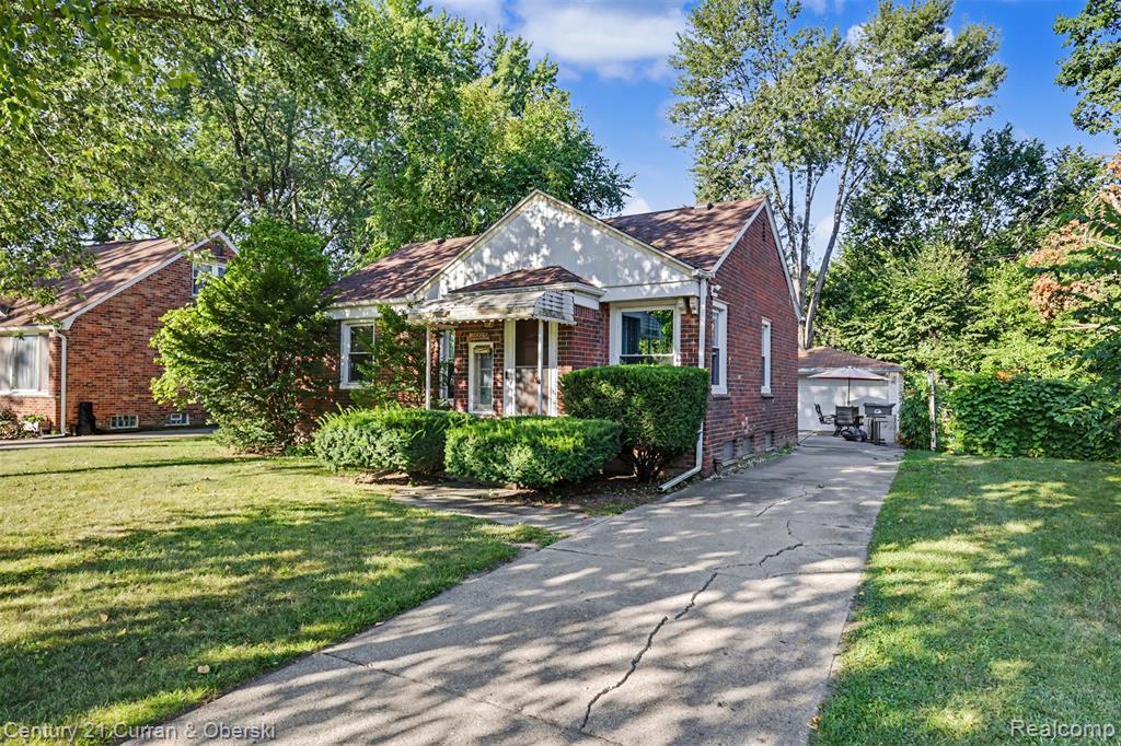 26869 Sunningdale Drive Property Photo 1