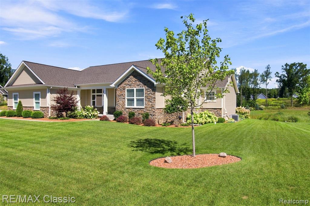 1247 Timberleaf Drive Property Photo 2