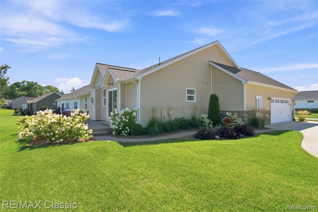 1247 Timberleaf Drive Property Photo 4