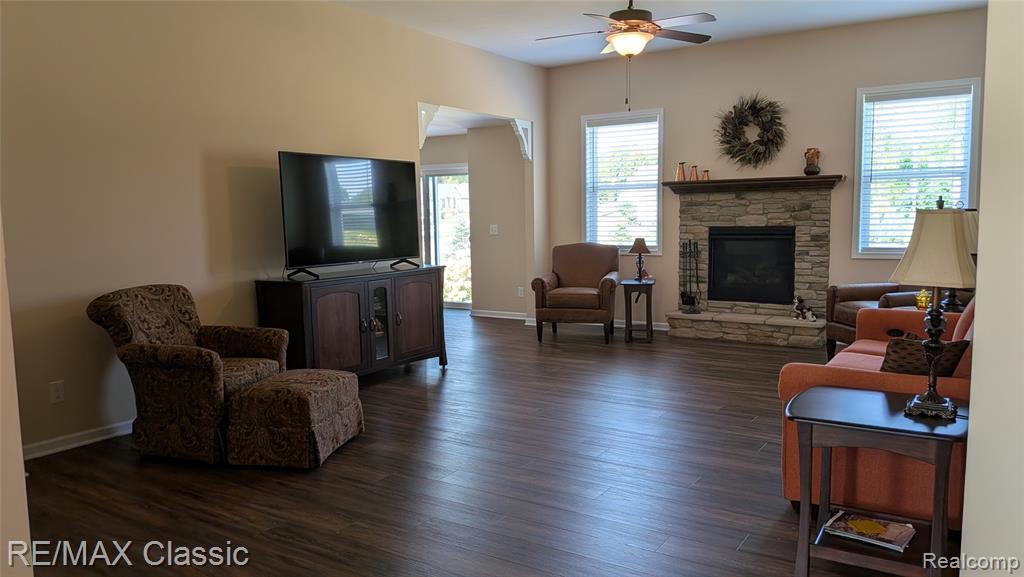 1247 Timberleaf Drive Property Photo 8