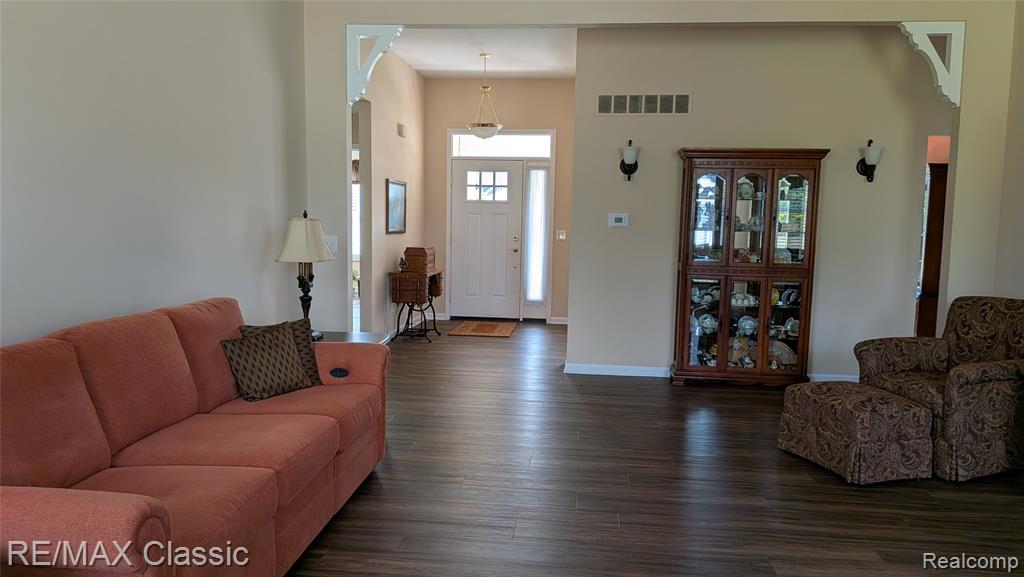 1247 Timberleaf Drive Property Photo 11