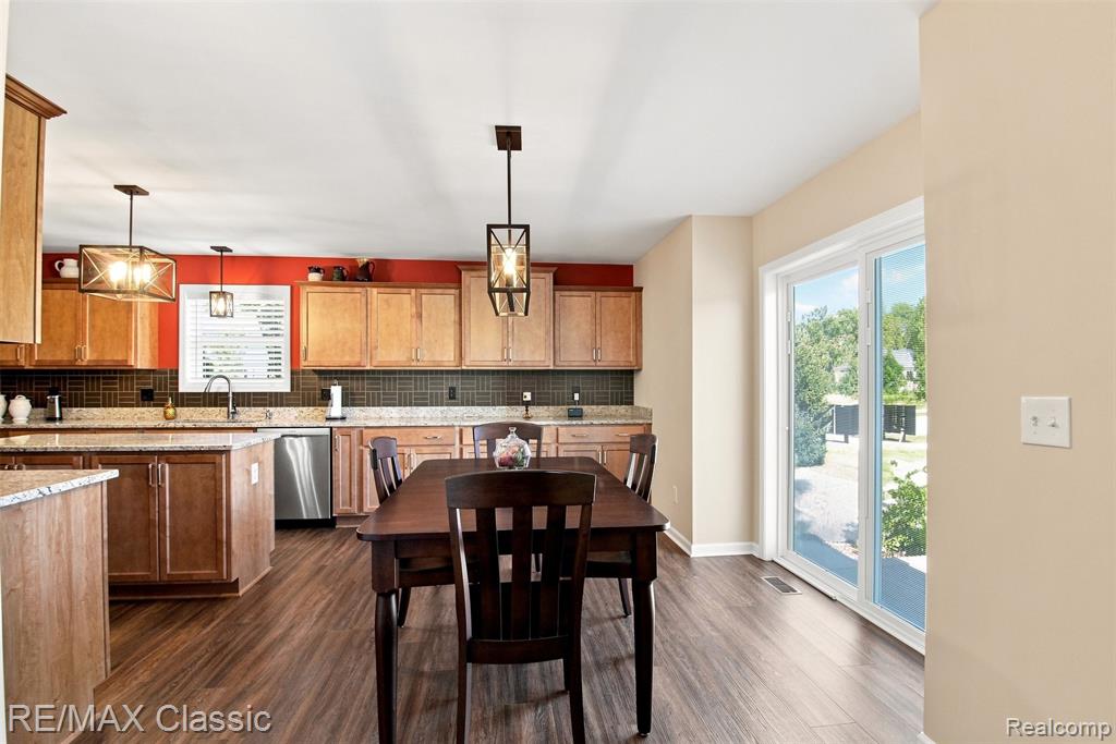 1247 Timberleaf Drive Property Photo 13