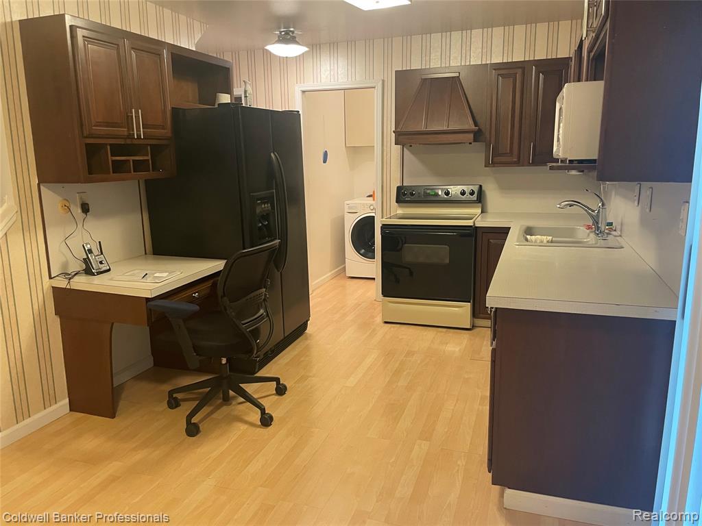 1961 Laurel Oak Drive Property Photo 3