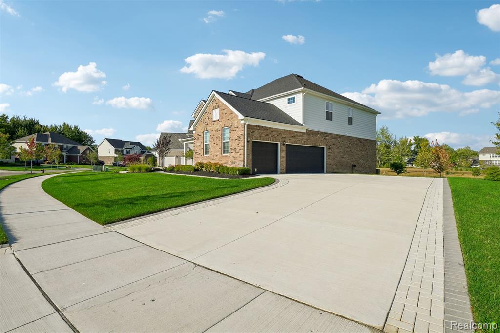 20942 Torbay Drive Property Photo 3