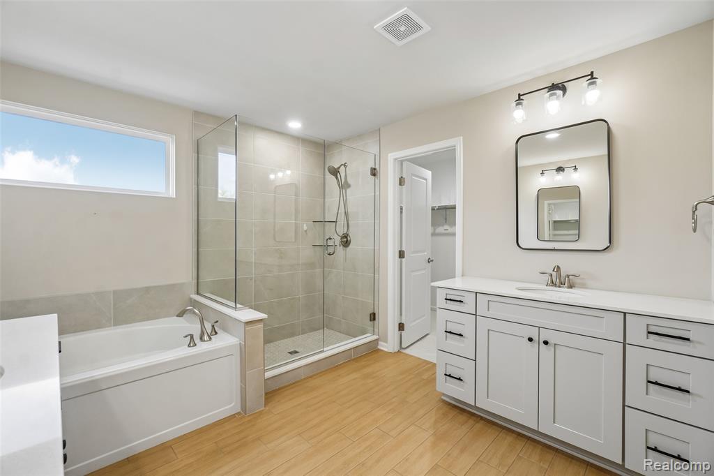 20942 Torbay Drive Property Photo 15