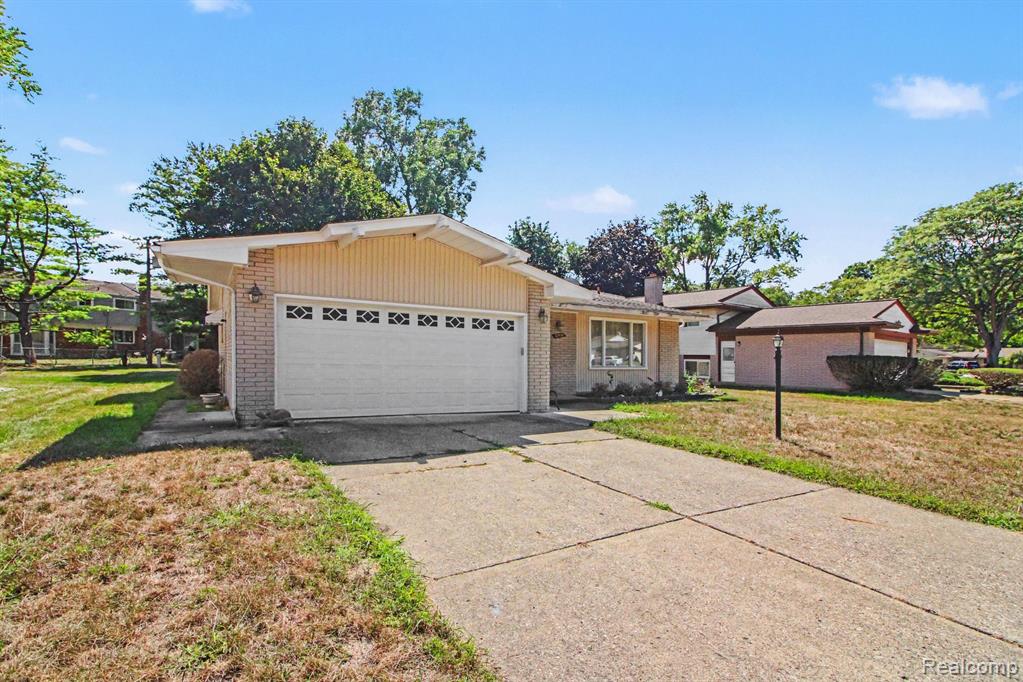 23930 Rockingham Street Property Photo 3