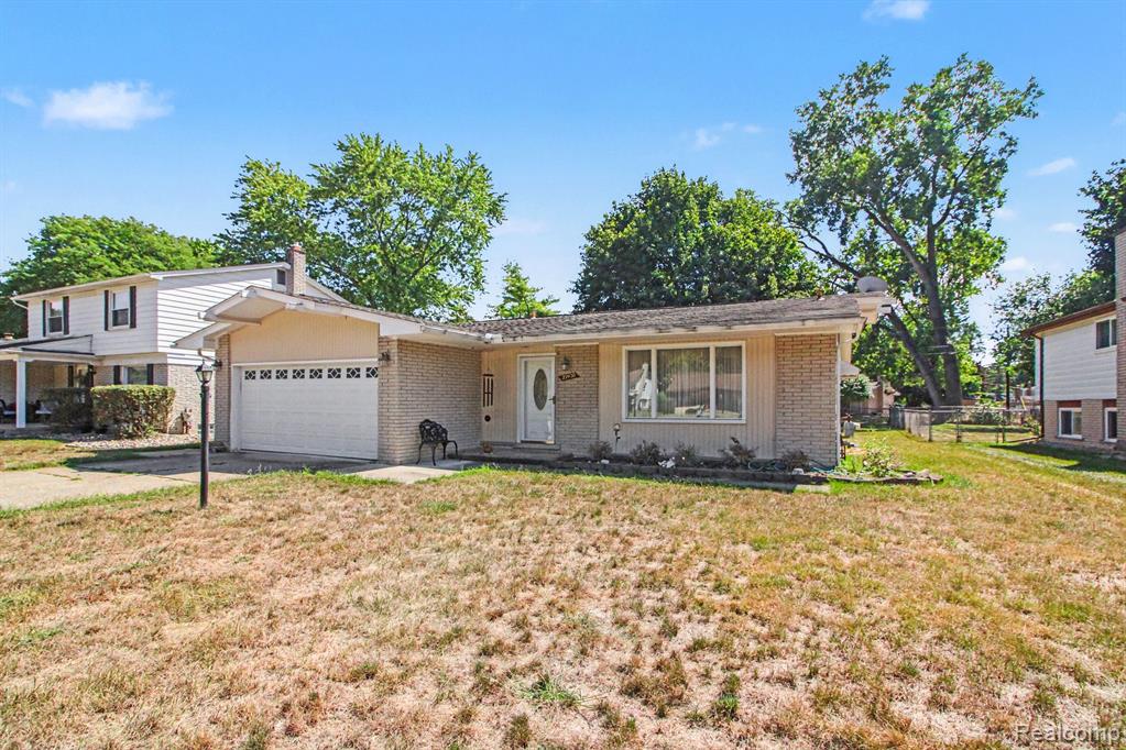 23930 Rockingham Street Property Photo 4