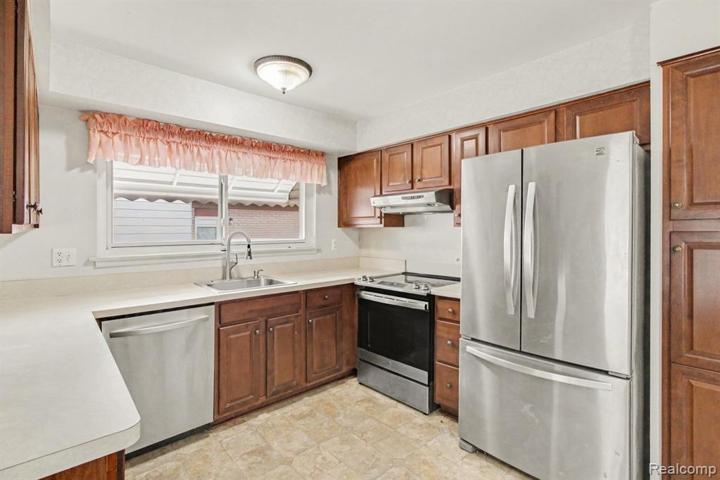 23930 Rockingham Street Property Photo 7