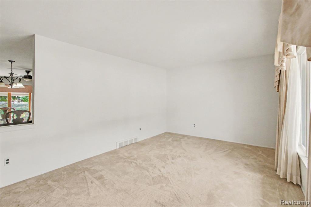 23930 Rockingham Street Property Photo 9