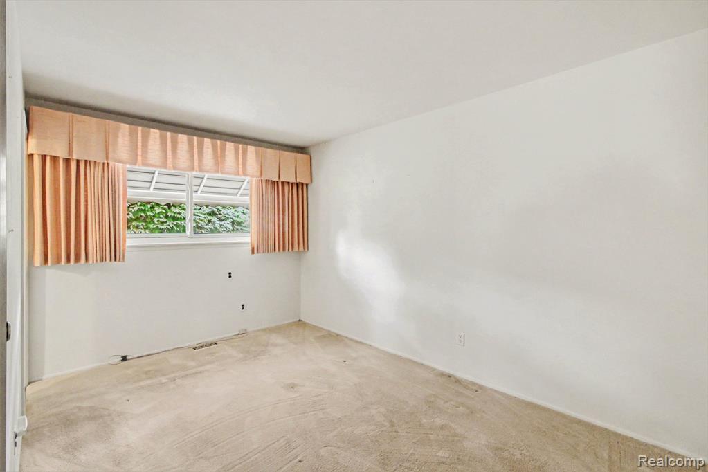 23930 Rockingham Street Property Photo 12