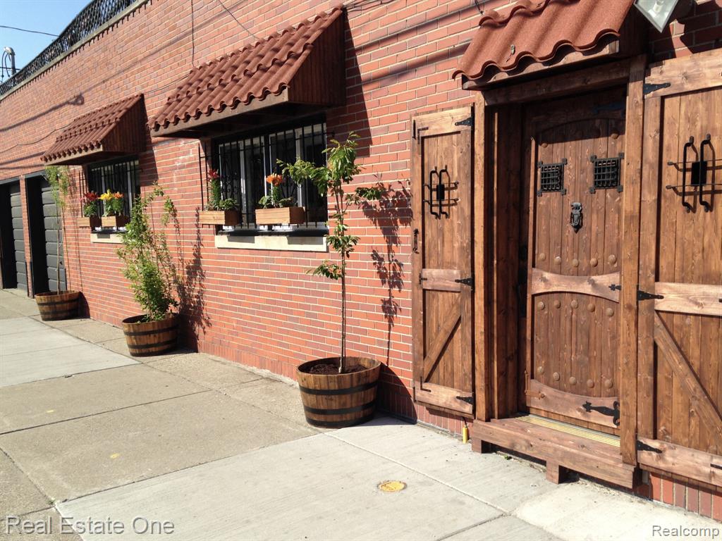 2460 N Florian Street Property Photo 14