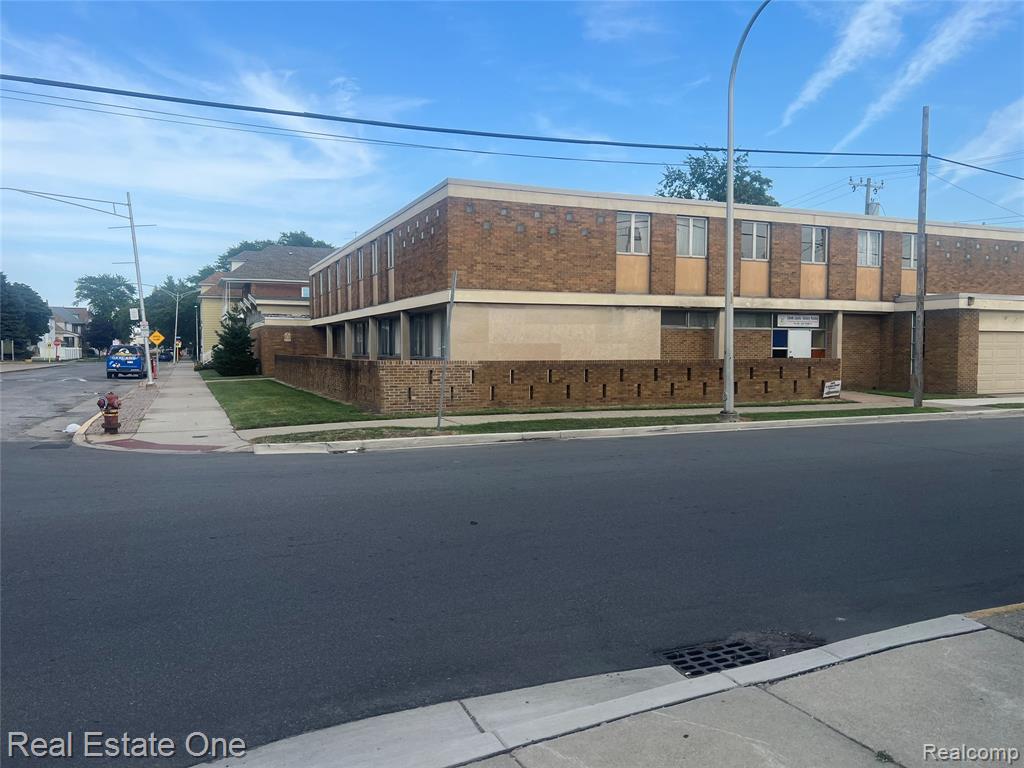 2460 N Florian Street Property Photo 23