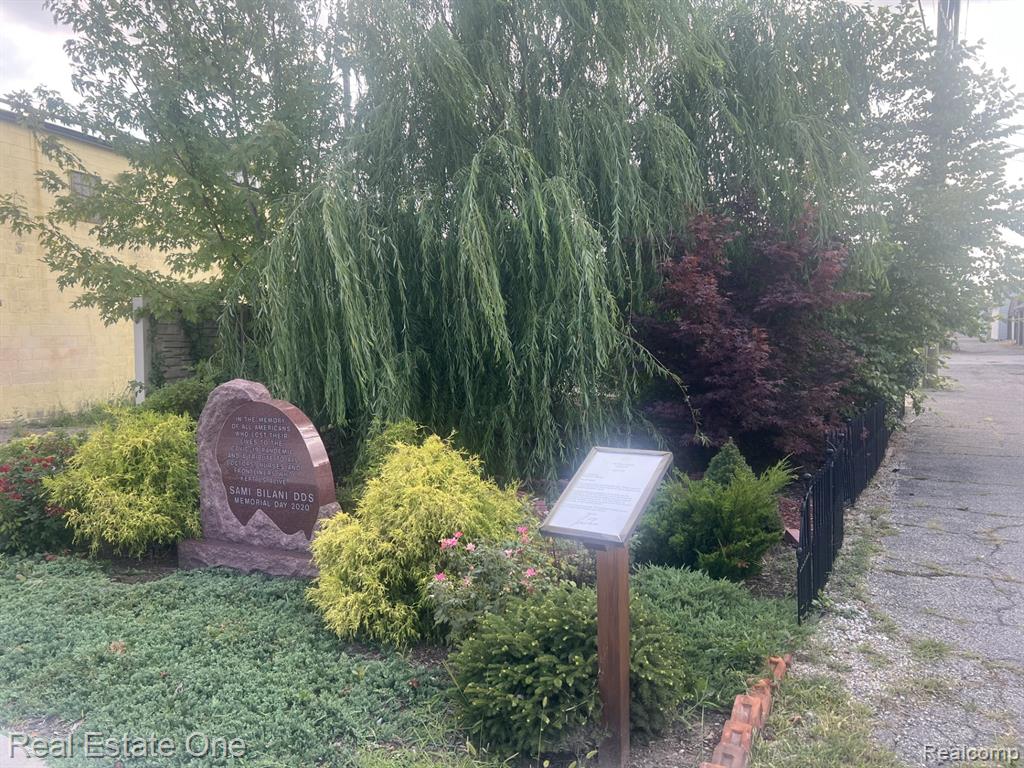 2460 N Florian Street Property Photo 27