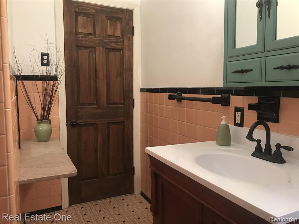 2460 N Florian Street Property Photo 31