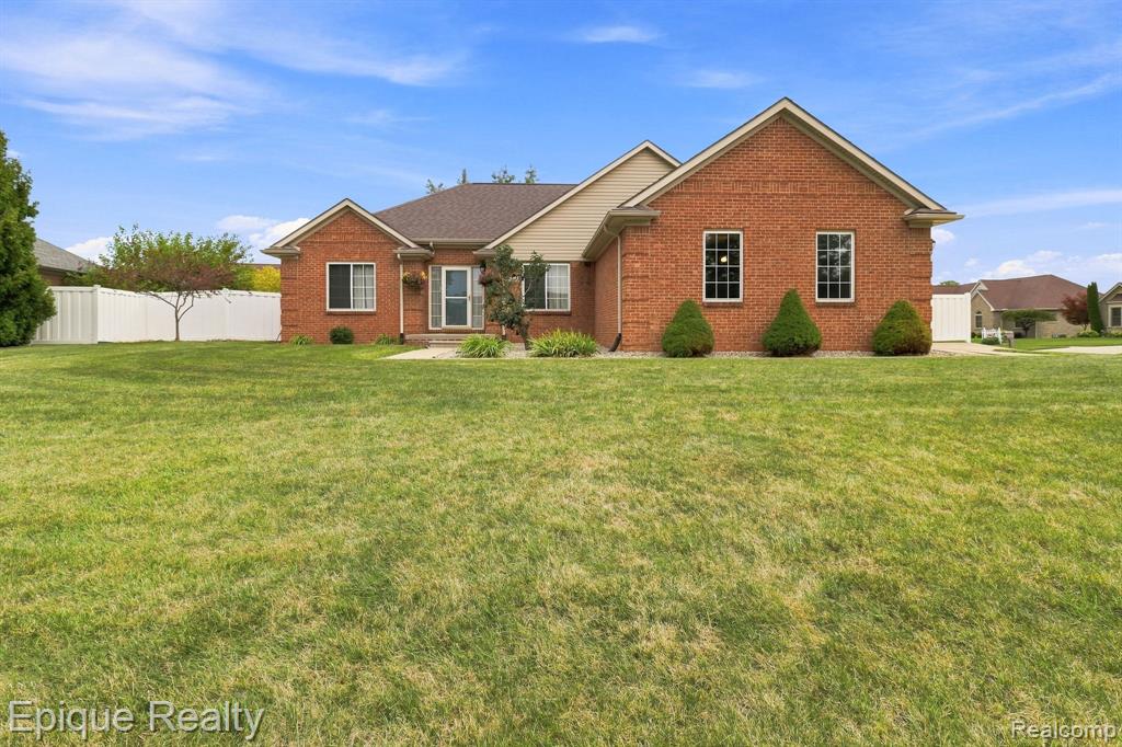 5208 Foxhill Lane