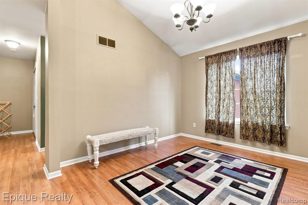 5208 Foxhill Lane Property Photo 6