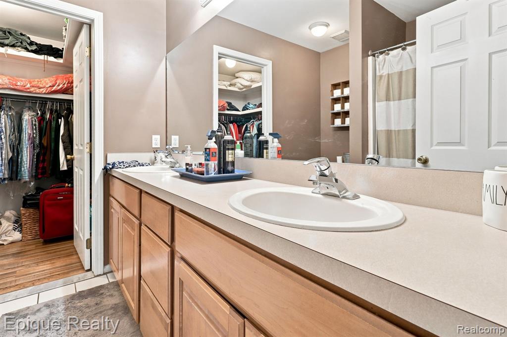 5208 Foxhill Lane Property Photo 15