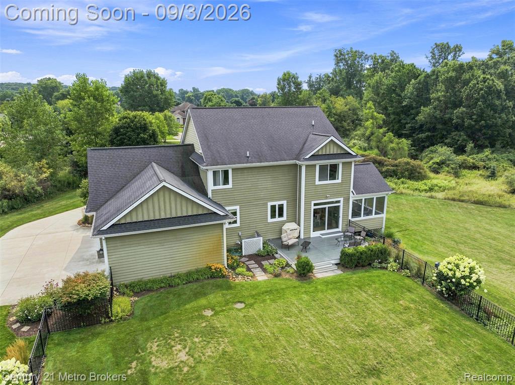 8275 Stonebrook Lane Property Photo 5