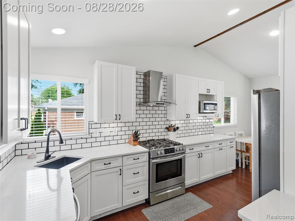 8420 Northfield Boulevard Property Photo 14