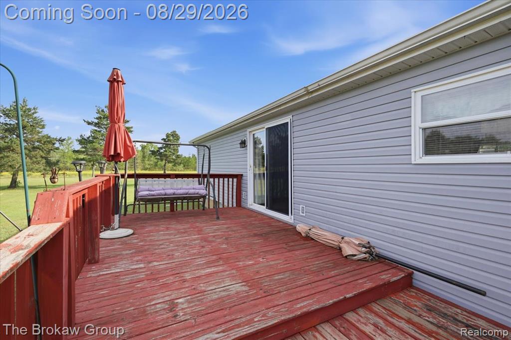 5189 Webster Road Property Photo 7