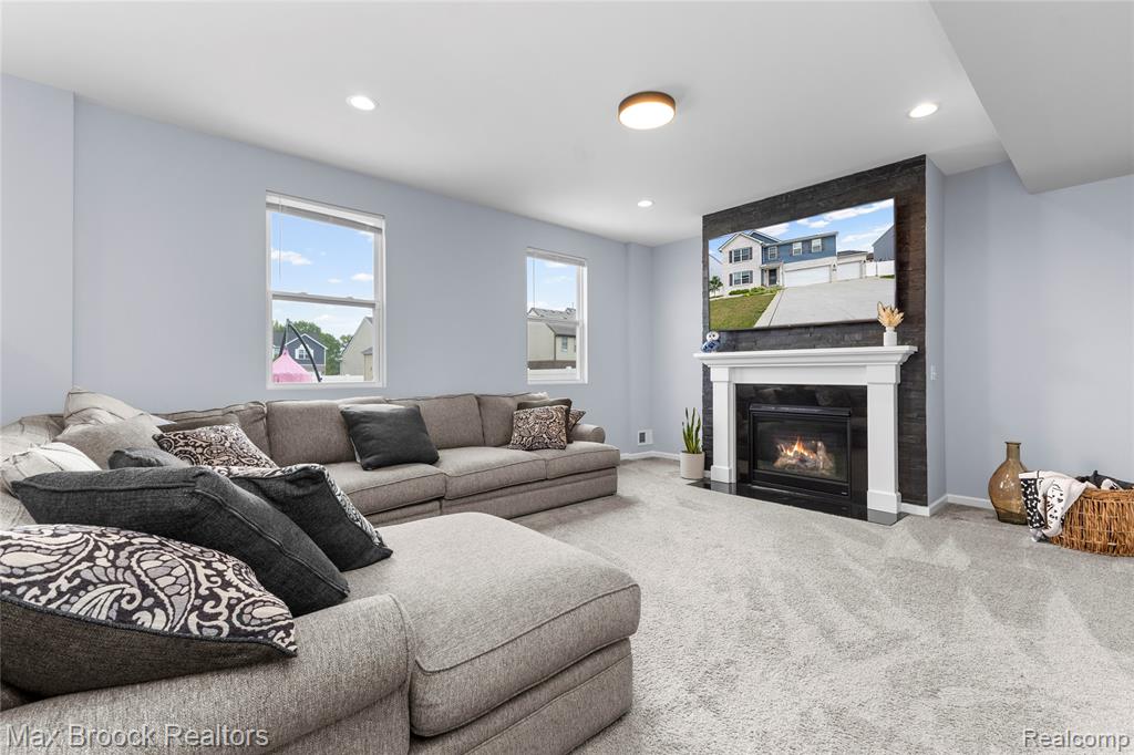58176 Thomas Drive Property Photo 10