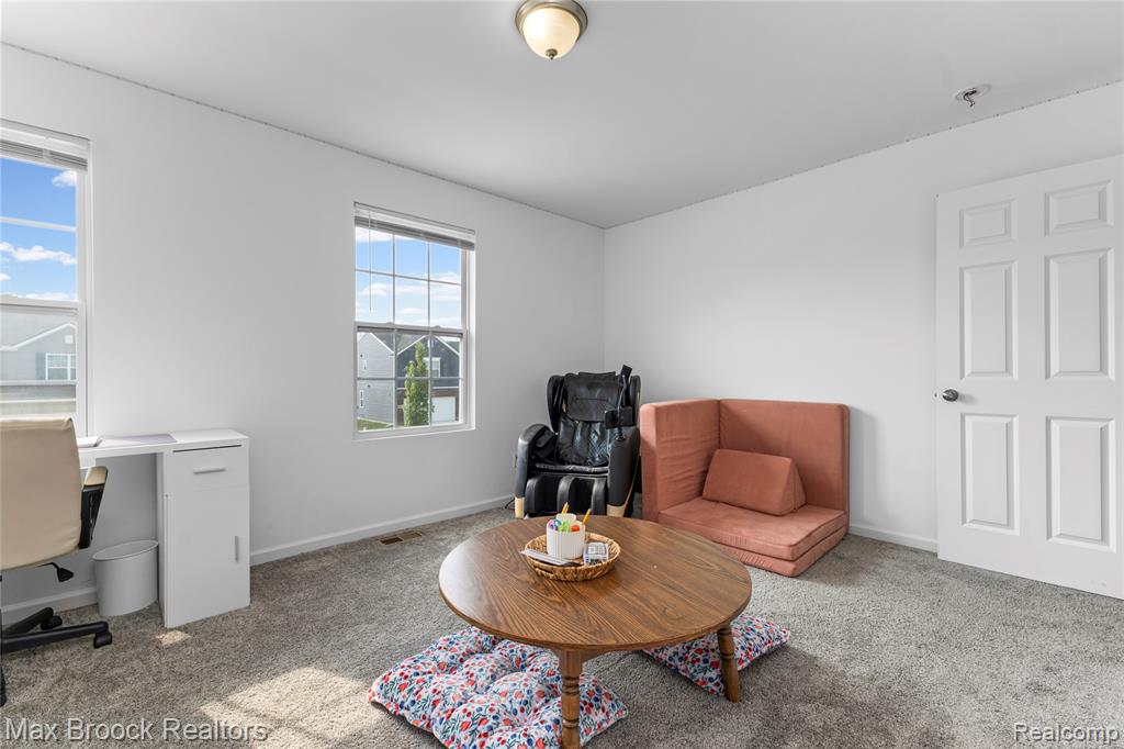 58176 Thomas Drive Property Photo 11