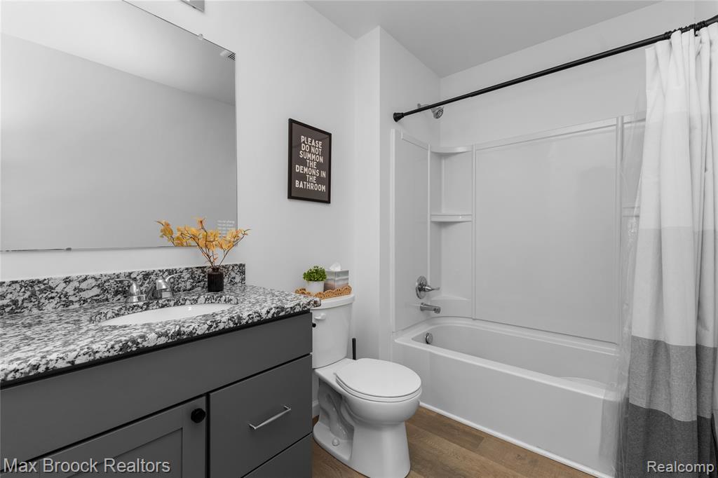 58176 Thomas Drive Property Photo 14