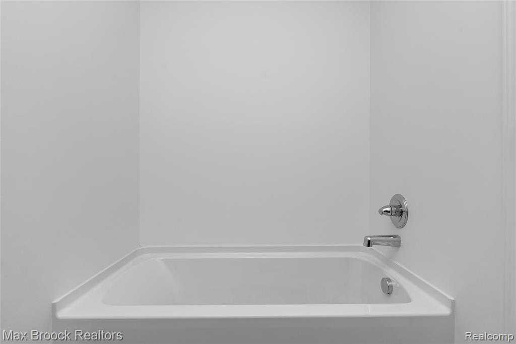 58176 Thomas Drive Property Photo 16