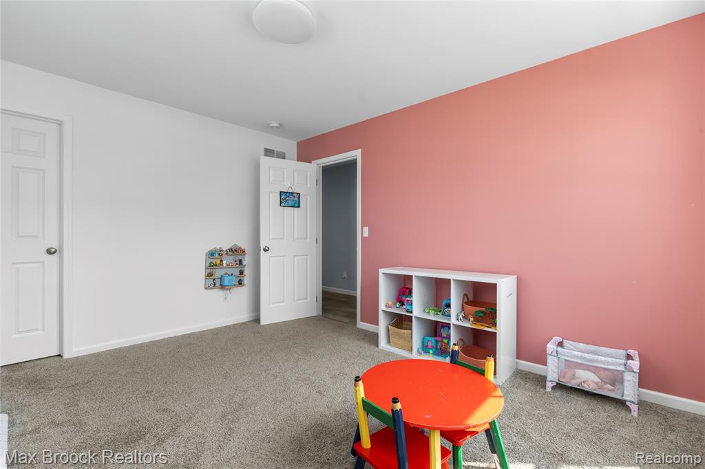 58176 Thomas Drive Property Photo 21