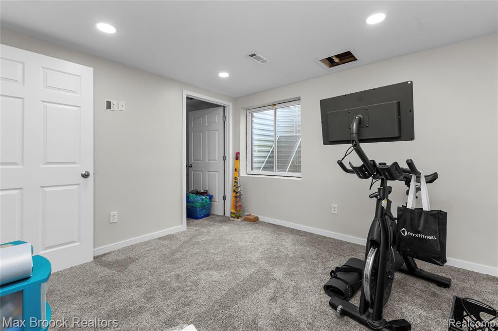 58176 Thomas Drive Property Photo 23
