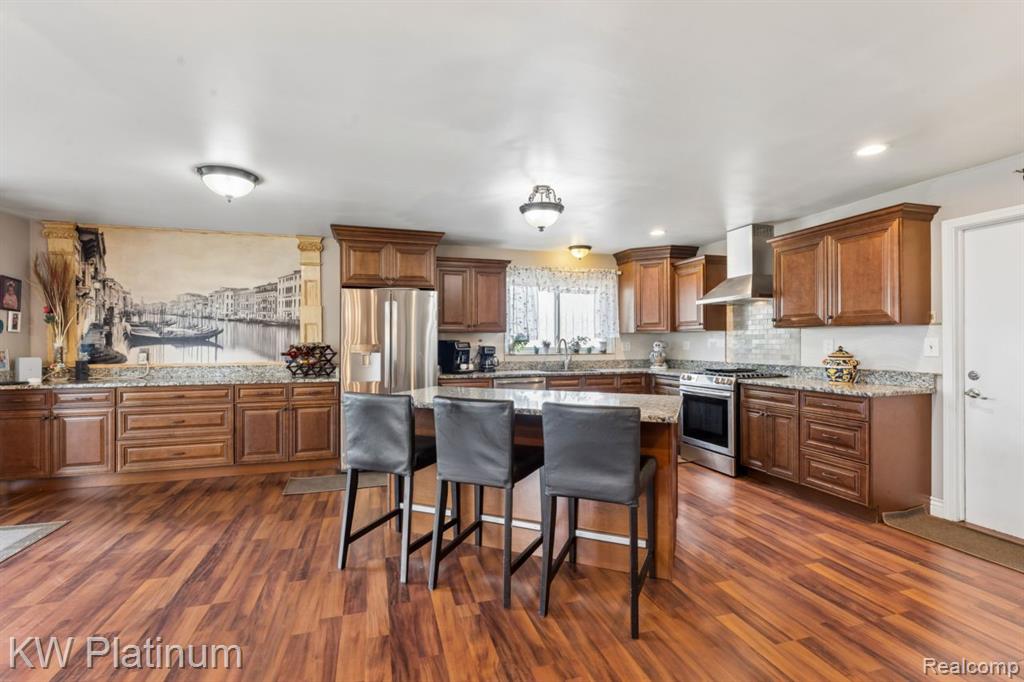 37233 Almont Drive Property Photo 13