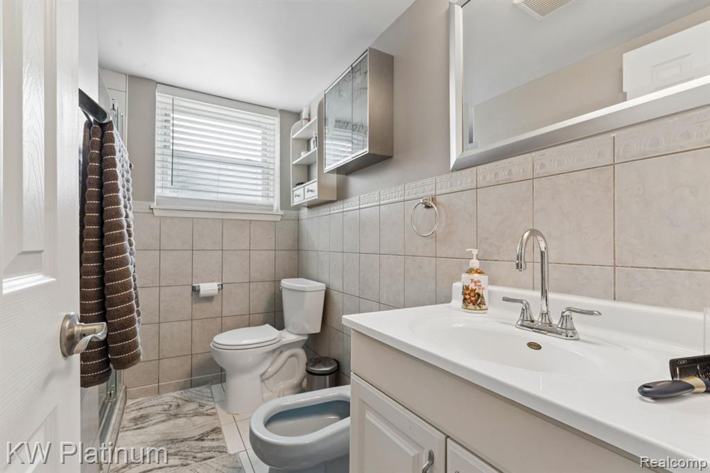 37233 Almont Drive Property Photo 28