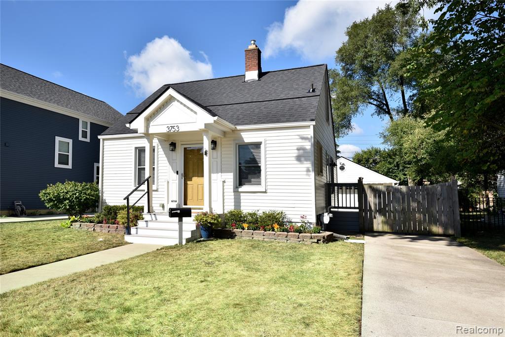 3753 Cummings Avenue Property Photo 1