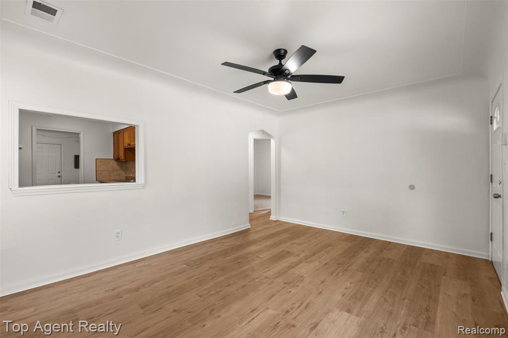 24460 Phlox Avenue Property Photo 6
