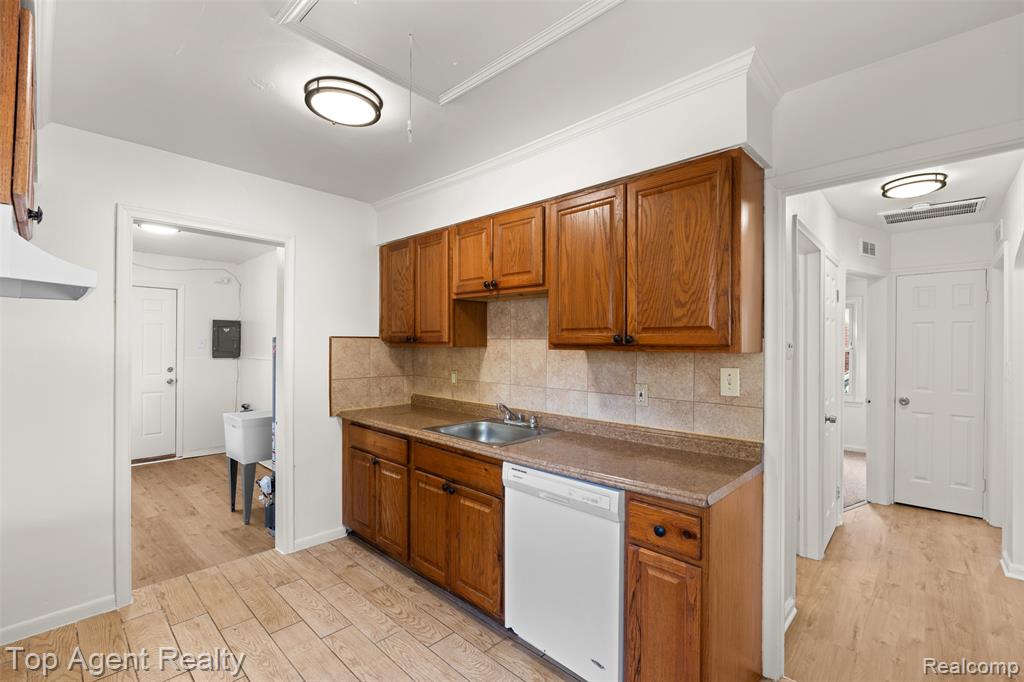 24460 Phlox Avenue Property Photo 7