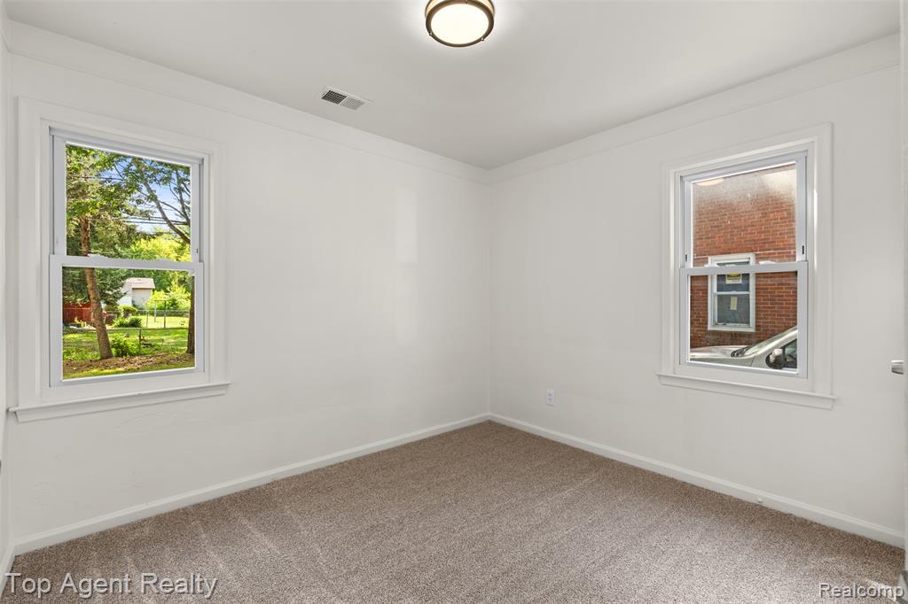 24460 Phlox Avenue Property Photo 12